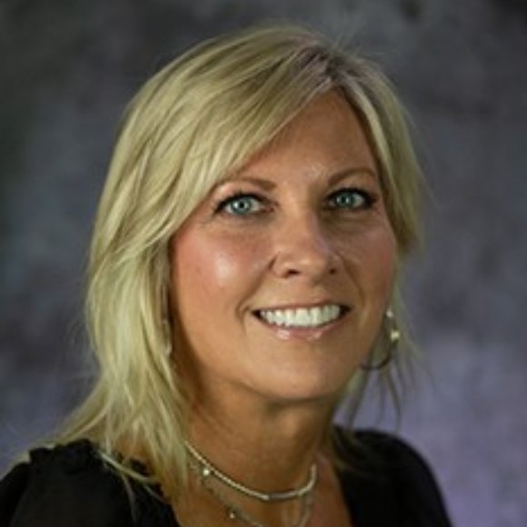 Meet your Posher, Lorraine - Picture 1 of 1